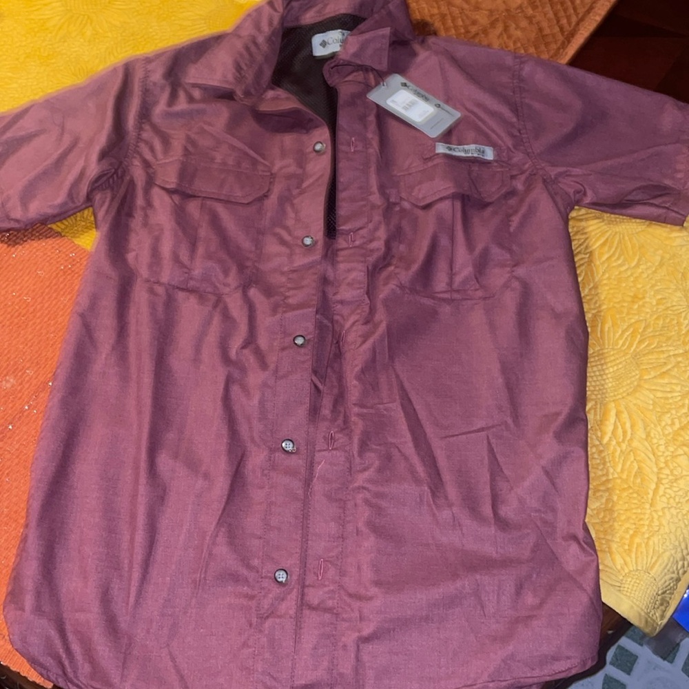 Men Columbia shirt